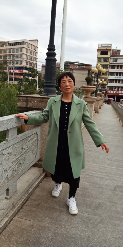 小玲的第一张照片--南平相亲服务中心