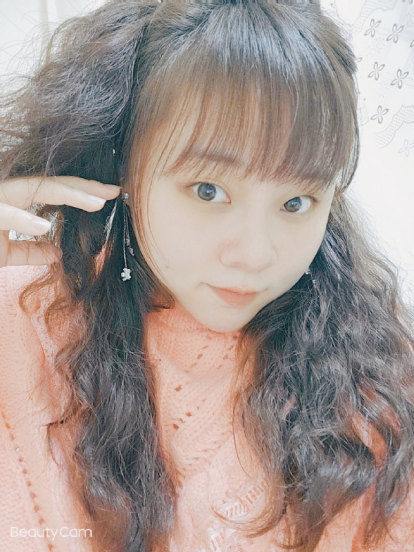艾薇儿的第一张照片--南平相亲服务中心